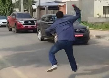 महेश बस्नेत चढेको गाडी माथि Gen Z युवाले गरे मोसो प्रहार