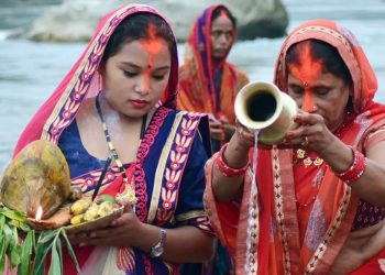आज चैती छठको मुख्य दिन : अस्ताउँदो सूर्यलाई अर्घ दिदैं