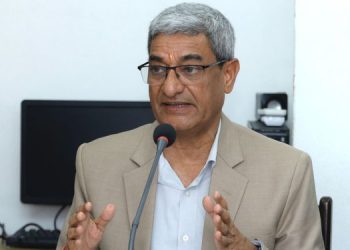भक्तपुरबाट पक्राउ परे पूर्व गृहमन्त्री रमेश लेखक